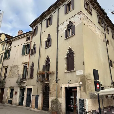 Ponte Pietra Centro Lägenhet