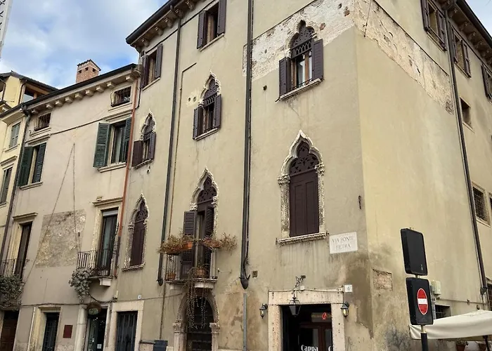 Ponte Pietra Centro 公寓
